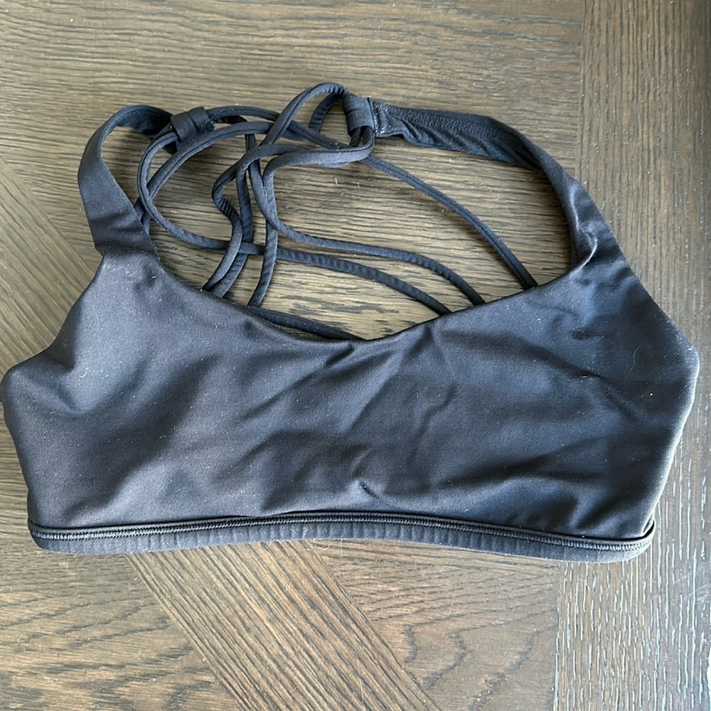 Lululemon Sports Bra - No Pads
Black
Size 6
Like New